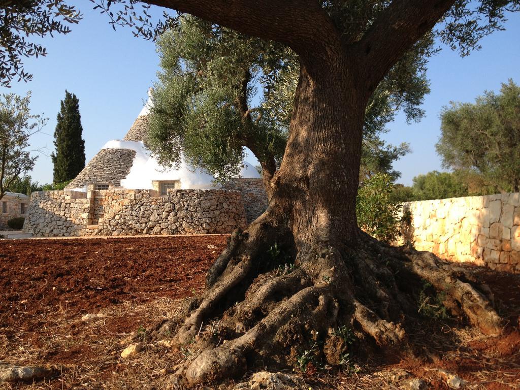Вилла I Trulli Di Alice Челье-Мессапика Экстерьер фото