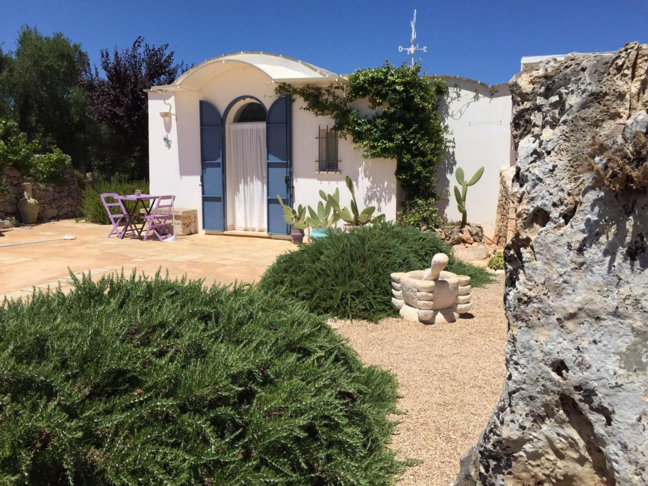Вилла I Trulli Di Alice Челье-Мессапика Экстерьер фото
